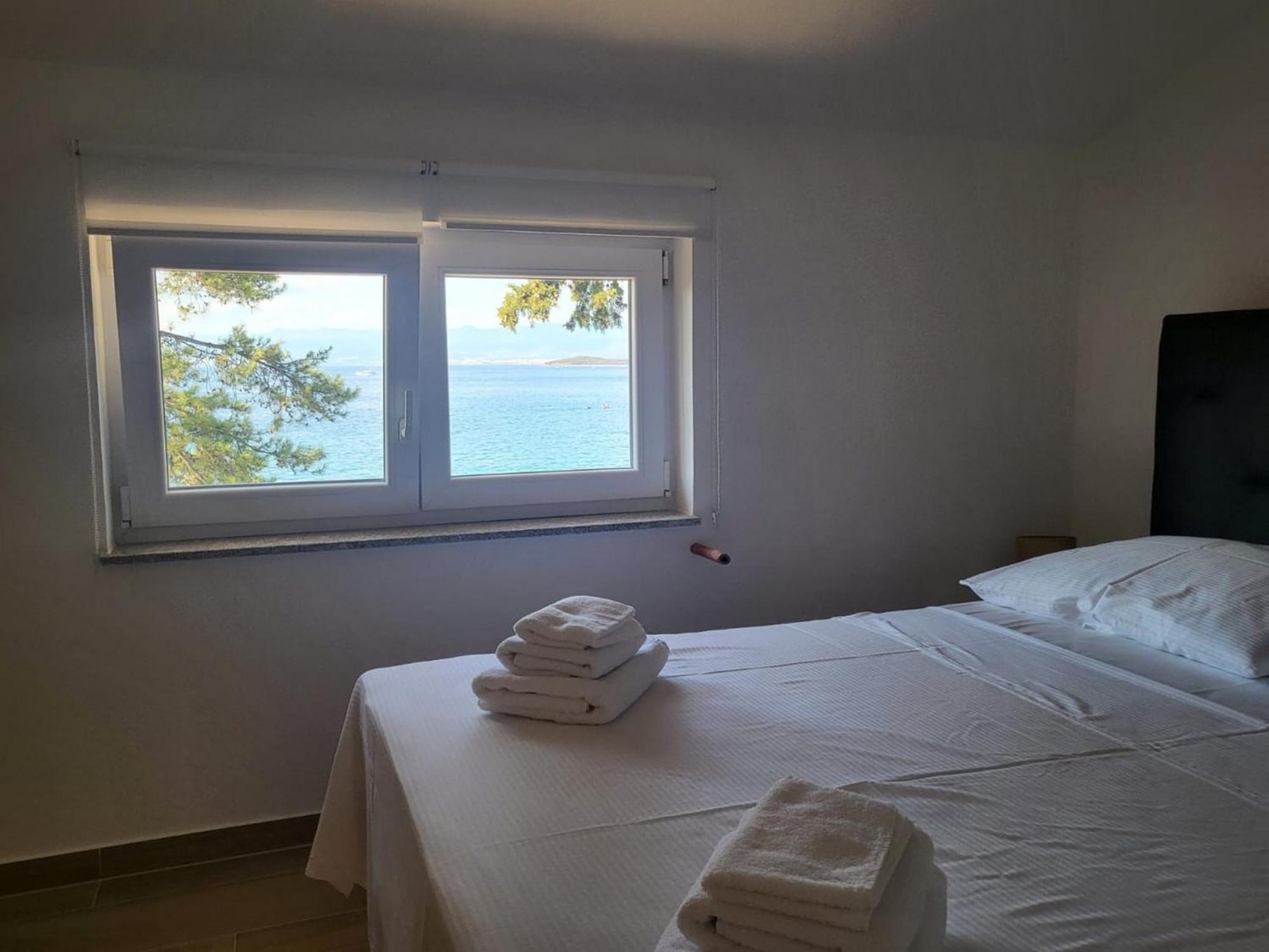 Apartment Prejac By The Beach Malinska Quarto foto