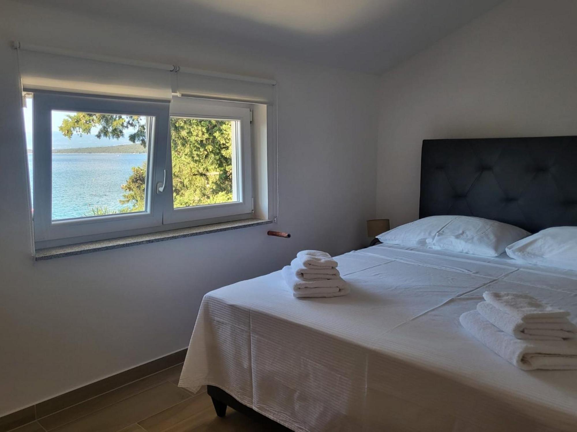 Apartment Prejac By The Beach Malinska Quarto foto
